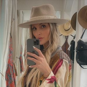 Meet your Posher, Cailin